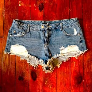 Frayed Jean short shorts
